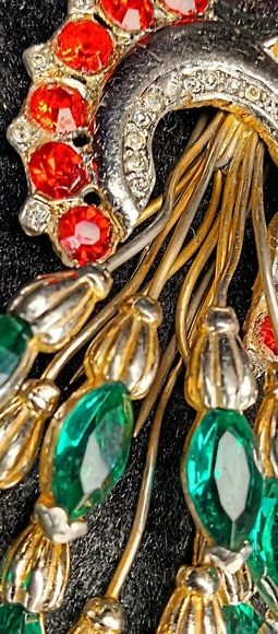 Retro Style Emerald Rhinestone Vintage Pin - Picture 2 of 7